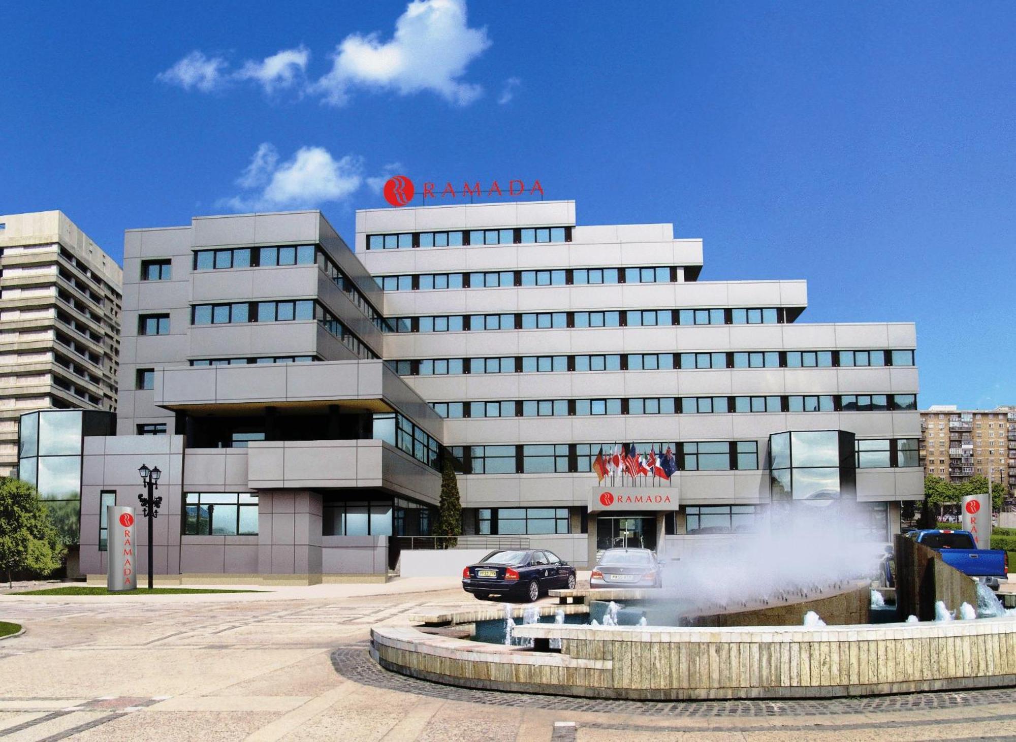 Ramada Iasi City Center Екстер'єр фото